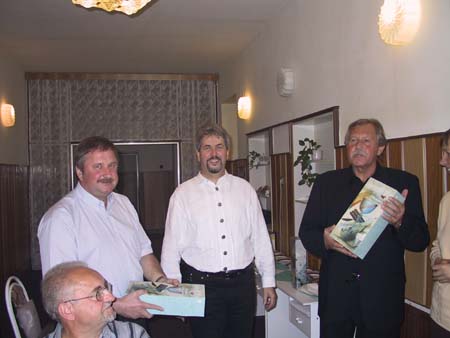 109-0942_IMG