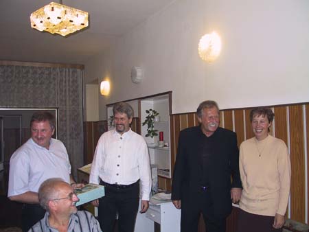 109-0943_IMG